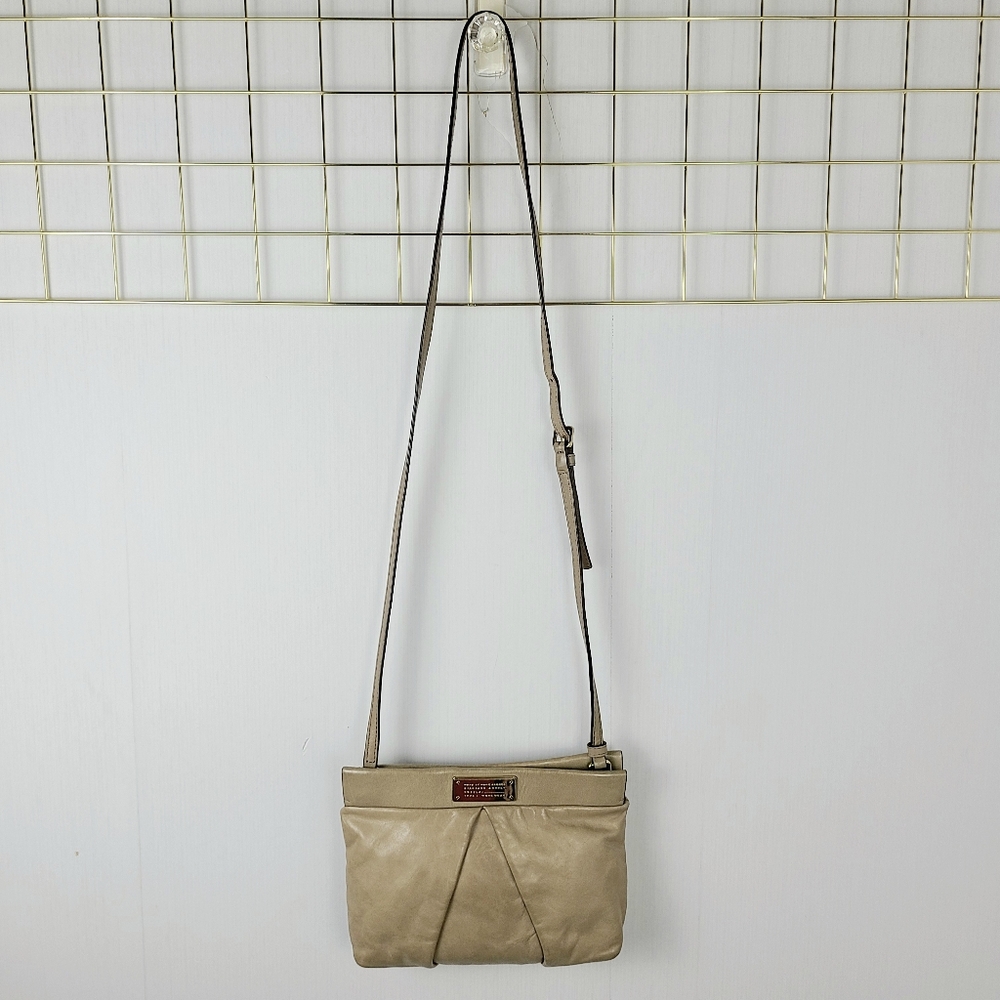 Marc Jacobs Tan Taupe Classic Q Percy Leather Crossbody Bag